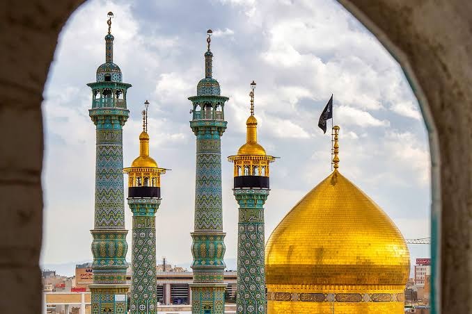 بررسی ابعاد شخصیت حضرت معصومه (س)
