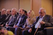 زبان فارسی زبان علم و ادب است
