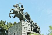 فرمانروایی که به کشورش عشق می‌ورزید، به مردمش نه