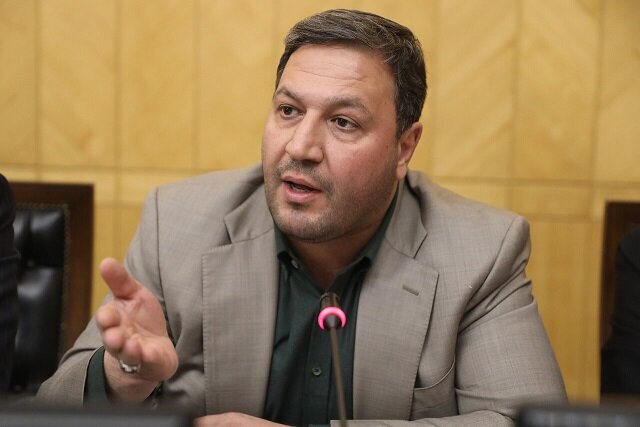 یارانه انرژی ثروتمندان در کنار یارانه نقدی آنها باید حذف شود/منابع حاصل برای افزایش رفاه طبقات ضعیف جامعه به مصرف برسد