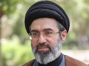 حماسه‌ی حضور و دفاع و پیروزی، تکلیف بزرگی را بر دوش اهالی فرهنگ و ادب و هنر می‌گذارد/قدرتمند شدن زبان فارسی، چراغ راه اقتدارِ «تمدن ایرانی ـ اسلامی» است