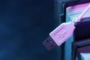 تولد USB و نفرین سه بار چرخاندن: داستان اختراعی که جهان را به هم متصل کرد، اما خالقش را ثروتمند نکرد