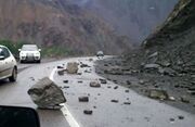 هشدار خطر ریزش سنگ و رانش زمین در جاده‌های کوهستانی مازندران