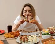 مغز چگونه شما را به پرخوری وادار می‌کند؟