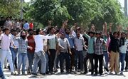 اعتصاب گسترده با شعارِ «چگونه می‌توانیم زنده بمانیم»