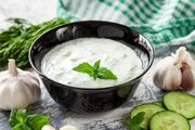 آیا می‌دانستید با خوردن ماست طعم‌دار بسته‌بندی شده بیماری‌های خطرناکی در کمین شماست؟