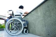 بهزیستی ناتوان از حمایت‌گری؛ قطع کمک‌هزینه معیشتی برخی معلولان