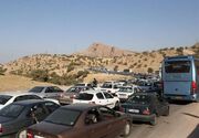 ترافیک سنگین در محورهای بازگشت زائران اربعین در کرمانشاه/کاهش ۵۰ درصدی تلفات جاده‌ای