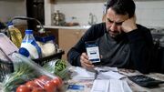 زندگی مقروض طبقه کارگر/ کارگران برای وعده‌های غذایی به «خرید اعتباری» پناه آورده‌اند!