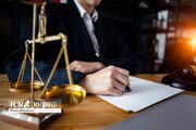 قانون تسهیل «لیسانس بیکار» را به «وکیل بیکار» تبدیل کرد/ چرا درباره امضاهای طلایی و امتیازات برخی بازنشستگان صحبت نمی‌شود؟