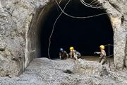 سرنوشت نامعلوم ۹۰۰ کارگر گرفتار در تونل‌های نپال/ نشانی از کارگران نیست!