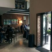 انتقاد از اظهارات پلیس: مردم برای قدم زدن و رفتن به کافه باید از کسی اجازه بگیرند؟