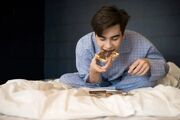 این موقع غذا بخورید کبدتان نابود می‌شود