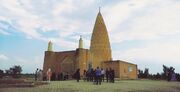 احداث سردر آرامگاه یعقوب لیث صفاری با بهره گیری از معماری ساسانی/ گلکاری ۲ هکتاری فضای سبز محوطه