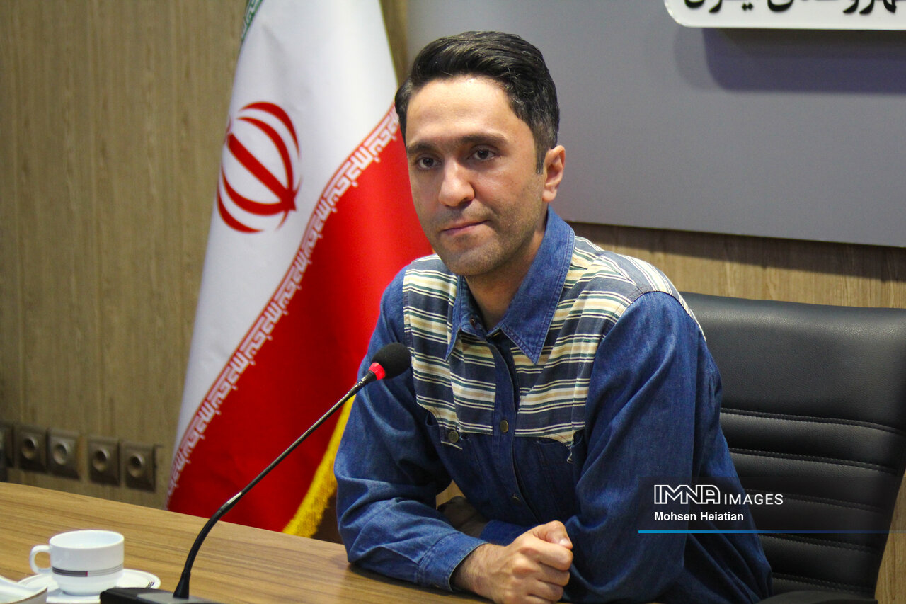 تلاشی برای شکستن تاریخ مذکر؛ رونمایی از رمان «دختر اصفهان»