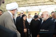 ادای احترام وزیر راه و شهرسازی به مقام شامخ شهید تنگسیری در آبادان