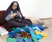 قصه مادری که سرما را از دستان مدافعان وطن می‌گرفت