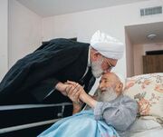 عیادت حجت‌الاسلام مروی از حجت‌الاسلام راشد یزدی به نمایندگی از رهبر انقلاب