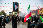 قاب‌هایی از دلتنگی و پرچم‌هایی از جنس ایستادگی در قافله اربعین