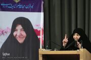 منیر گرجی؛ بانویی که قرآن را زیر نور ماه ملاقات کرد