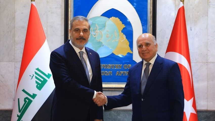 گفتگوی تلفنی وزیر امور خارجه عراق با همتای ترکیهای درباره تحولات سوریه و امنیت منطقه