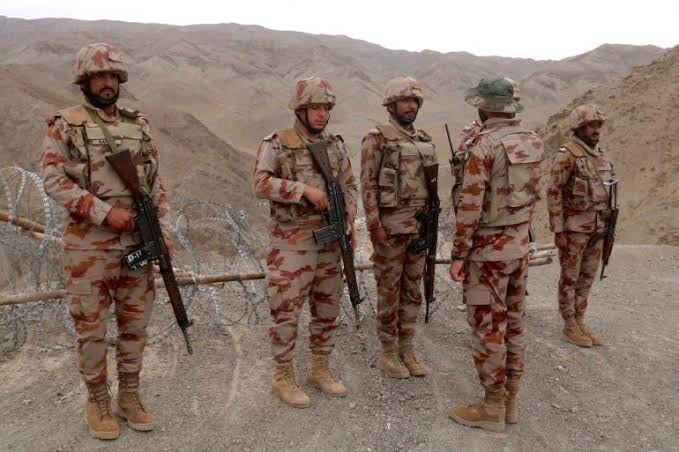 تشدید درگیری‌ها در مرز پاکستان و افغانستان؛ تبادل آتش در منطقه کُرَم