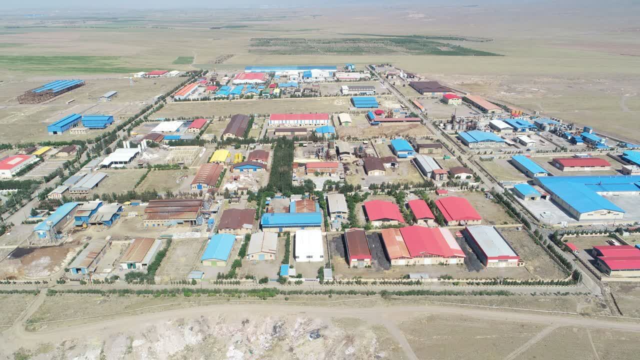 پیگیری تخصیص ۱۰ هزار میلیارد تومان تسهیلات برای بازسازی واحدهای صنعتی آسیبدیده قم