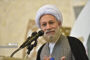 امام جمعه شیراز:مسئولان باید پای کار اقتصاد بایستند