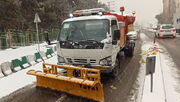 خودروهای مکانیزه برف روب در معابر اصلی پایتخت مستقر شدند+ فیلم