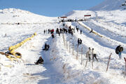 یک روز شاد برفی در پیست غیررسمی اسکی سخوید و تفرجگاه شیرکوه یزد