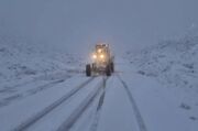 برف راه ارتباطی ۶۰ روستای الیگودرز را بست/ تردد در محورهای اصلی فقط با زنجیر چرخ