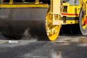 مرمت معابر قشم با ۳۵۰ هزار تُن آسفالت در حال اجراست