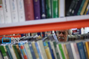 یک ماه و سه نمایشگاه