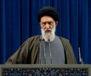 خطیب جمعه اصفهان: ایستادگی ملت ایران تا محاکمه جنایتکاران ادامه دارد
