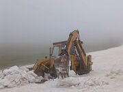 فیلم/ برف‌روبی راه عشایر دامنه سبلان در تابستان