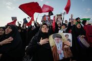 دریایی از عزاداران به پیشواز رهبر شهید رفتند