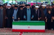 جمعیت میلیونی به امامت فرزند ارشد رهبر شهید نماز را بر پیکر ایشان اقامه کردند + فیلم
