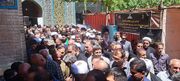 حضور پرشور مردم کردستان در آیین گرامیداشت رهبر شهید؛ صحن مسجد پاسخگوی جمعیت نبود