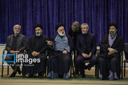 حواشی ختم رهبر شهید انقلاب در مصلا؛ قرائتی و احمدی‌نژاد هم آمدند