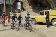 «دوچرخه آبی» از پاریس جایزه گرفت/ اجرای «دوغ» در بوتیک تهران