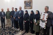 رییس سازمان حفاظت محیط زیست به دیدار خانواده شهید بارانی در زابل رفت