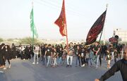 طنین «یا حسین» در دیار نخل و آفتاب؛ گام‌های عاشقان مینابی به سوی امامزاده شاه‌مرعش