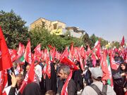 فیلم | پرچم حسین(ع) سایبان جاماندگان شیراز، پرچم ایران سربلند در دستان عاشقان