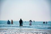 آیین چهارشنبه آخر ماه صفر؛ وداع با غم در آغوش دریا