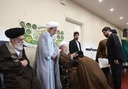 مراسم عمامه‌گذاری طلاب با حضور آیت الله مکارم شیرازی در قم برگزار شد