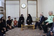 دیدار معاون رییس‌جمهور با خانواده شهید اهل سنت در خراسان‌شمالی