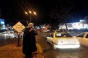 پشت چراغ قرمز؛ جهاد تبیین طلبه بیرجندی برای دعوت به همدلی