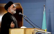 امام جمعه سلماس: ۱۳ آبان نماد ایستادگی ملت ایران در برابر استکبار جهانی است