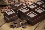 کاهش کلسترول بد با ترکیب بادام و شکلات تلخ