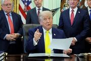 گاردین: ترامپ درباره پایان دادن به جنگ‌ها لاف می‌زند
